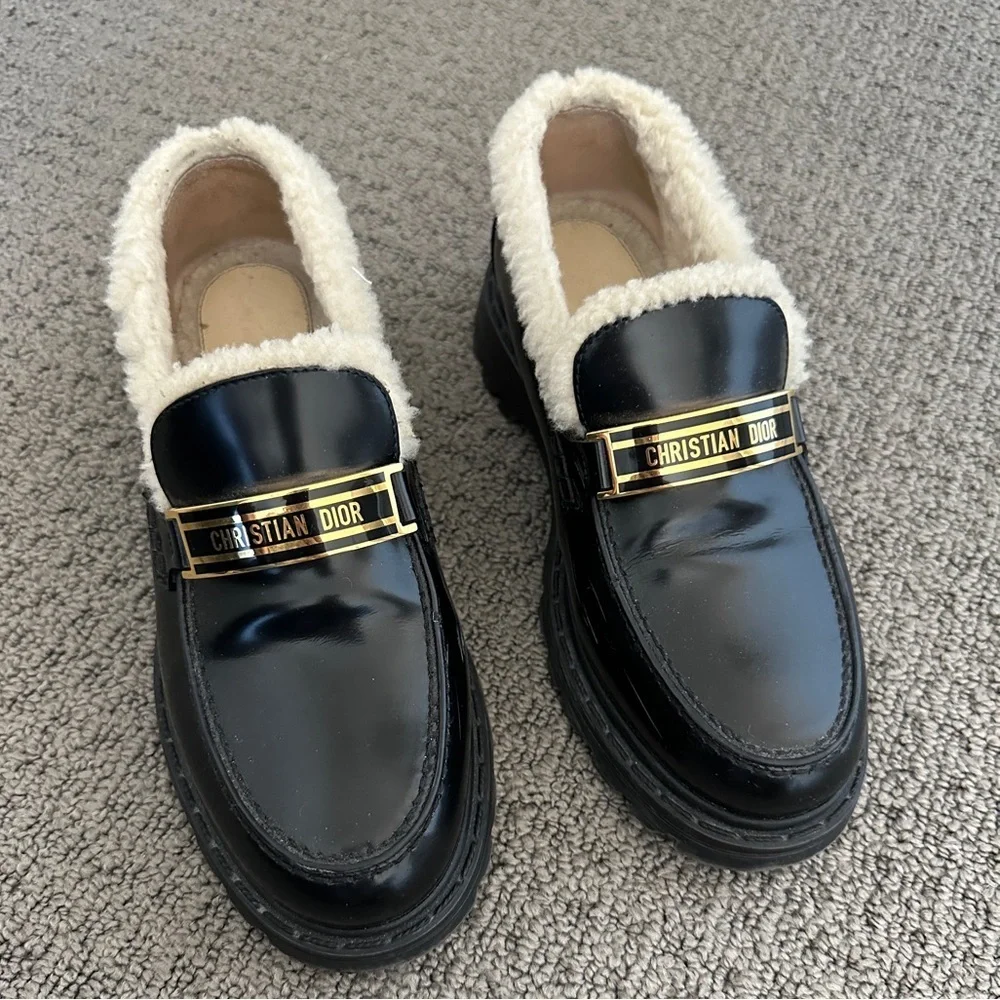 Christian Dior shearling insole loafers size 37.5 good condition. - Picture 9 of 12